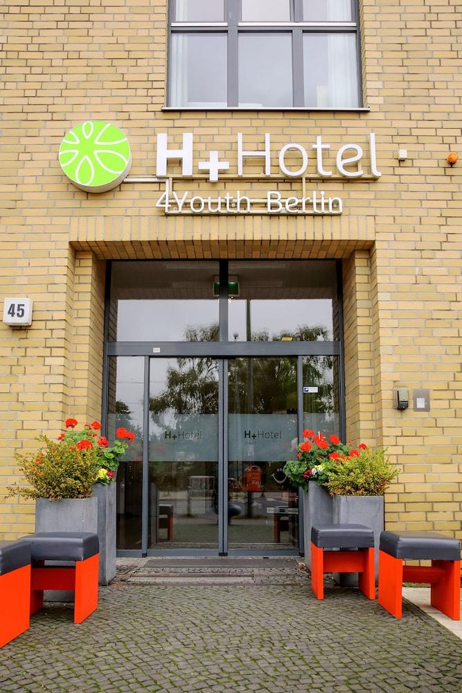 Hotel H+ 4youth 3*